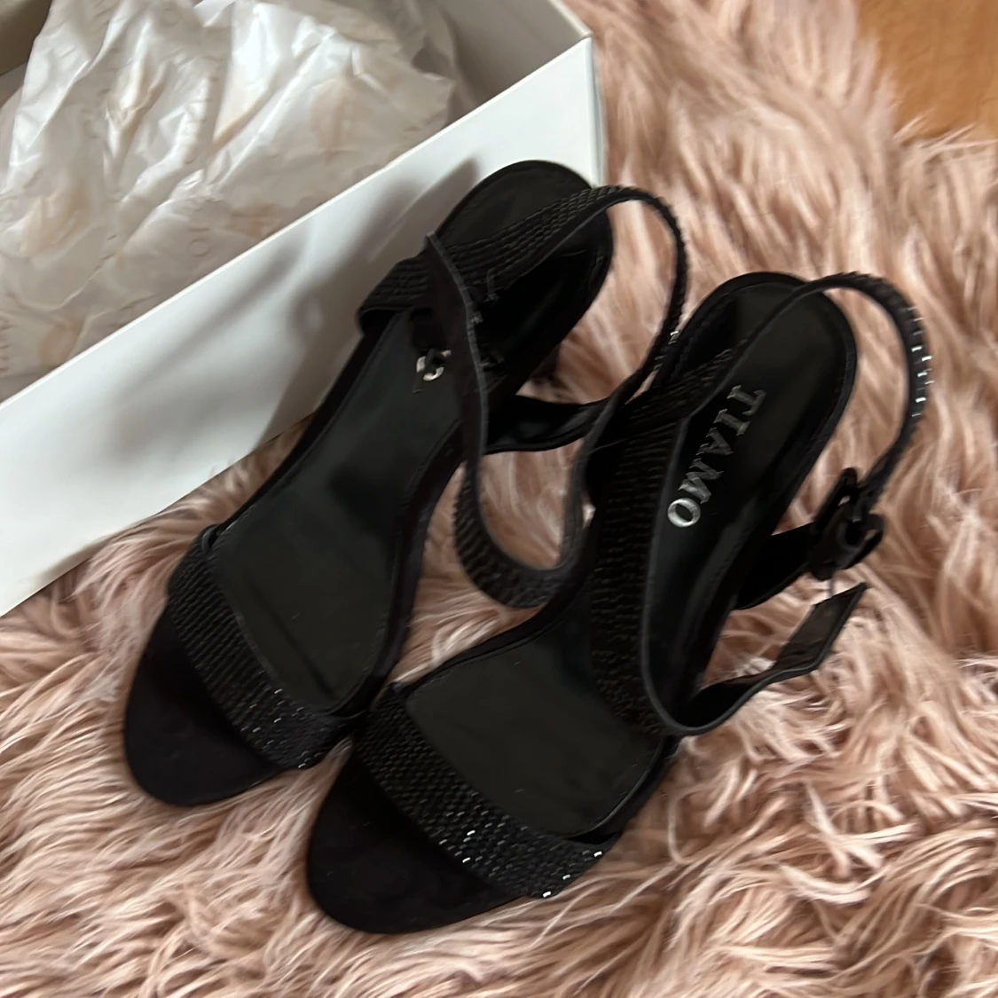 Helt nya klackar  - 91