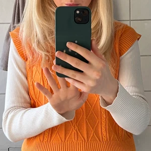 Väst!!! - Gullig orange väst i storlek M (funkar absolut till S) 🧡🧡