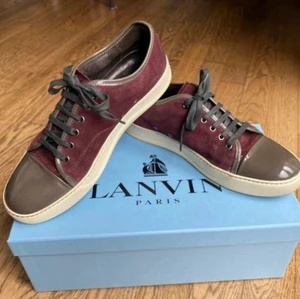 Lanvin sneakers 42 - Lanvin sneakers i topp skick, endast testade. Nypriset på skorna är 3999kr, mitt pris 2300kr