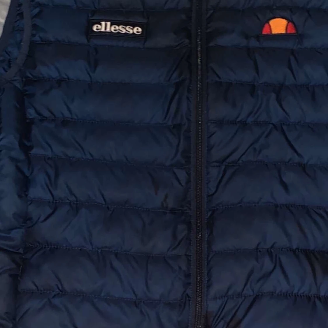 Ellese väst inför sommaren  - 90