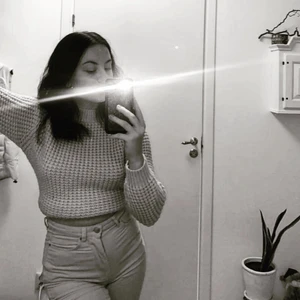 Jeans - Säljer dessa fina manchesterbyxor från bikbok finns i storlek 36 & 38. Är 166 o bägge passar mig bra dock är 36:orka lite korta.  Pris kan absolut diskuteras (frakten ingår ej i priset som jag lagt till) ❤️