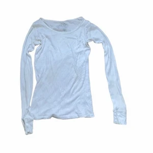 Tröja - Vit basic tröja från indiska! Kan mötas upp i Umeå eller frakta! 🤍