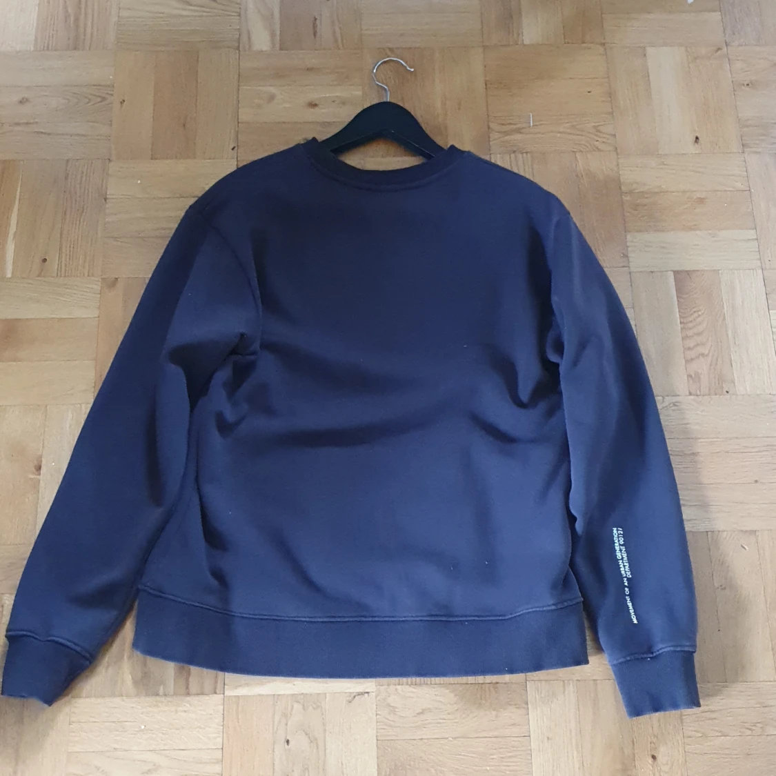 Stilren tröja med snygga detaljer - 90