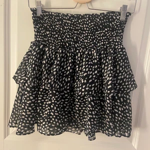 Kjol från Chelsea  - Säljer denna så så fina kjolen från Chelsea! Inget tecken på användning💕💕