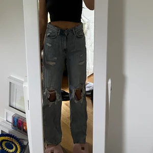 Blåa Håliga jeans, S - HM jeans, storlek 36!!! 