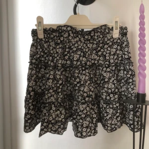 Volangkjol  - Superfin volangkjol från Shein 