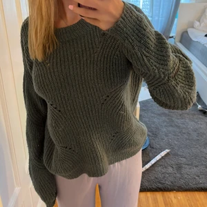 Grön stickad tröja - Jättefin grön stickad tröja, tror den är från only💜