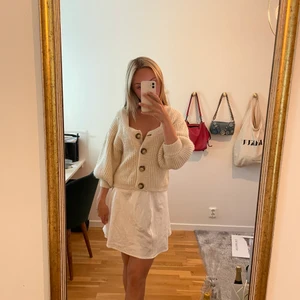 Vit kjol - Super söt vit kjol.