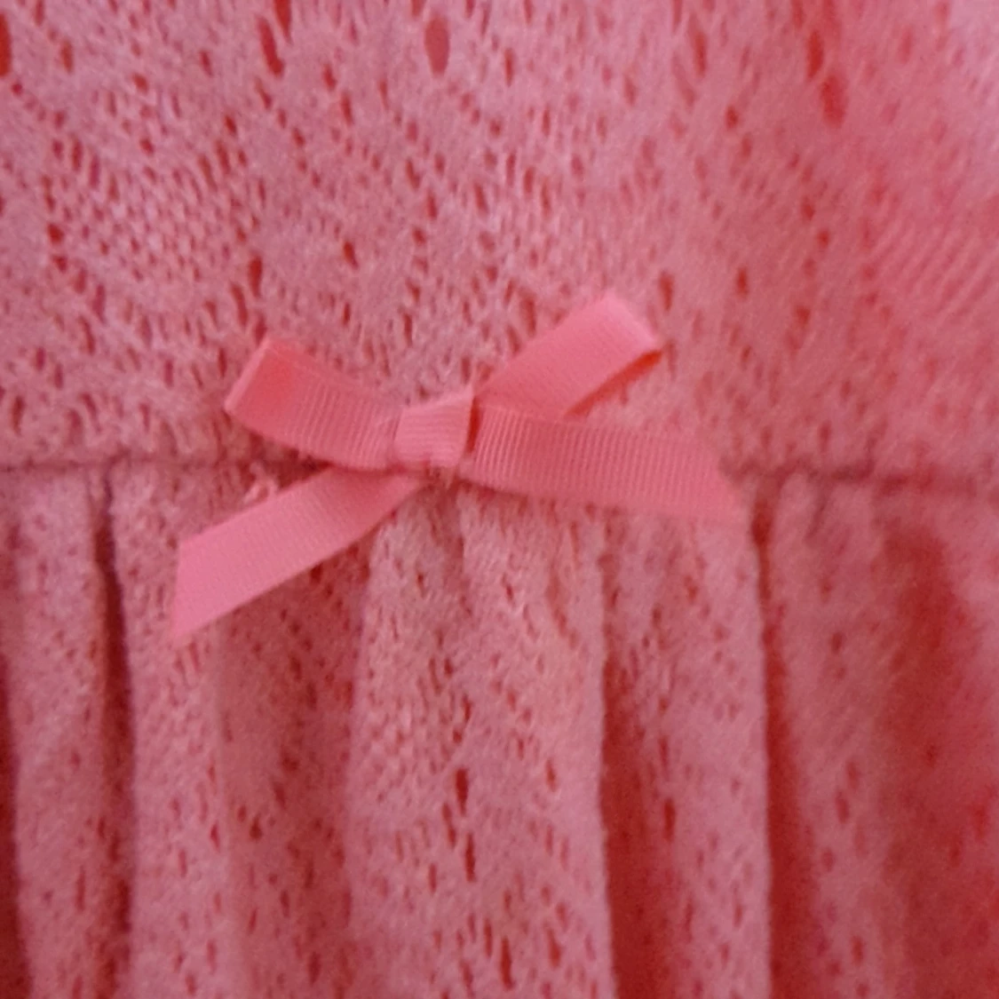 En jätte söt kläninning med en liten söt roset. - 91