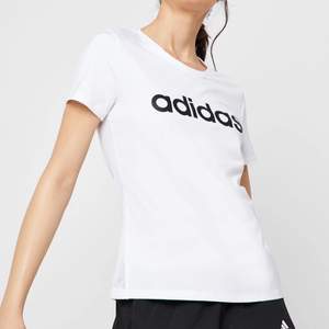 Adidas t-shirt , storlek XS , i bra skick 