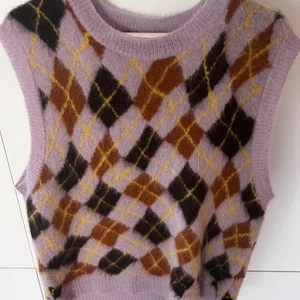 Stickad väst - Trés Bien - Skitsnyggt piece från Trés Bien, nyskick!