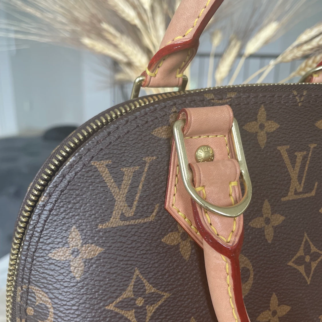 Louis Vuitton  - 90