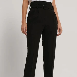 Byxor med bälte -  Paperbag byxor med bälte 