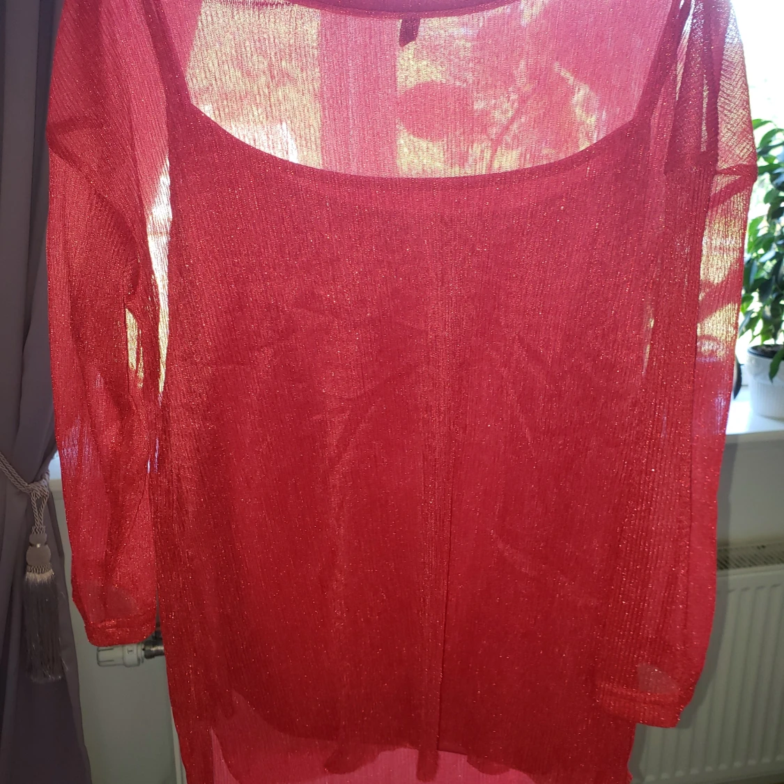 Glittrig röd topp - 91