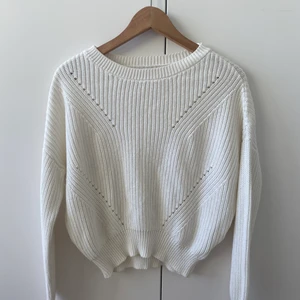 Stickad tröja XS - Obs! Du får själv stå för fraktkostnaden😊