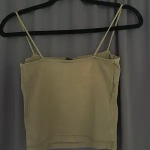 Snyggt basic linne från Gina tricot💖 använt få gånger, bra skick💖