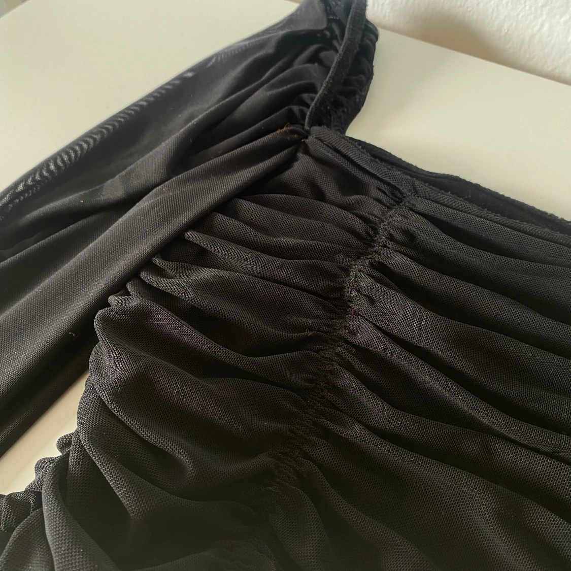 Snygg svart långarmad  - 90