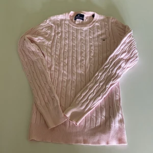 Gant tröja  - Den passar mycket bra för den som har storlek XS . Endast använd 1 gång ✨