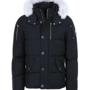 Moose knuckles - Fin jacka som jag har tagit hans om 2 år! Jackan är i go skick.  Pris kan diskuteras vid snabb affär