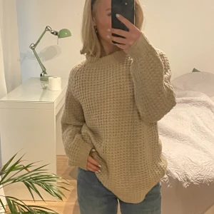 Stickad tröja  - Jätteskön stickad tröja från lager157, köparen står för frakten på 66kr 