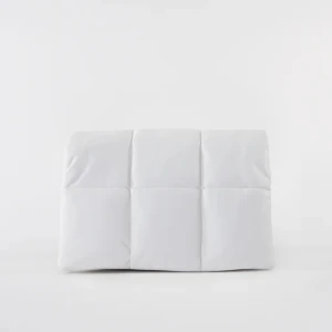 Wanda bag Stand Studios  - Helt ny och oanvänd Wanda bag. Köpt från Wakakuu (lånade bilder från wakakuus hemsida). Prislapp kvar på väskan. 