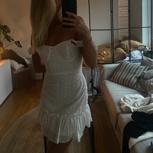 Spetsklänning - Jättefin spetsklänning från shein. Storlek s. Pris går att diskutera och köpare står för frakt. Aldrig använd!😊