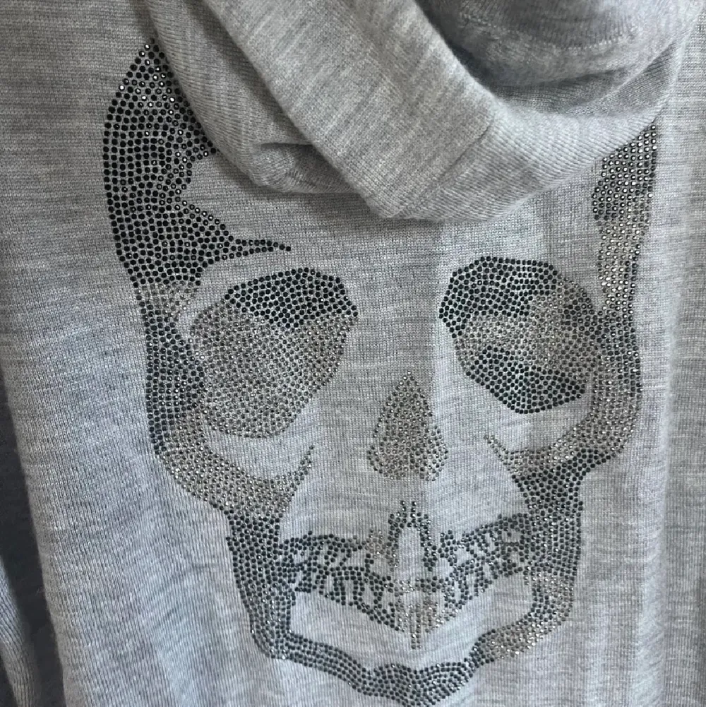 Så cool zip hoodie Zadig😍🫶🏻 pris kan diskuteras ❤️. Tröjor & Koftor.