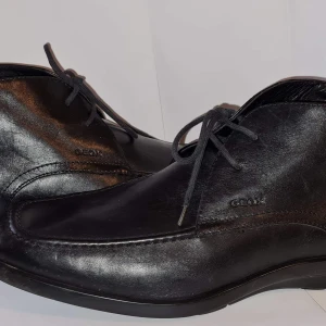 Geox grymma boots rill hösten / läder/ Nyskick stl 41 - Riktigt snygga kvalitets skor som passar perfekt nu till hösten! Knappt använda ! Som nya! I läder  Inköpta för 1600kr  Stl 41  