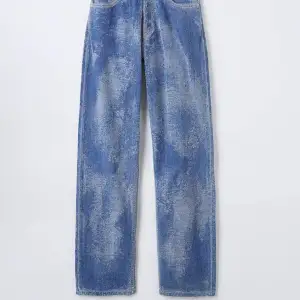 Säljer dessa jeans från eytys på grund av att de inte används. Bra skick, Max använda fåtal gånger. Nypris 2900kr. Vad jag vet nu så säljs inte jeansen längre via eytys❤️‍🔥❤️‍🔥