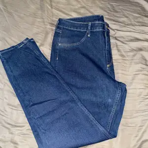 Mörkblå high waist skinny ankle jeans från H&M Stl. 33 Ny skick, oanvänd 