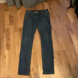Jättesnygga jeans i mycket bra skick! Storlek W29 L32. Köparen står för frakten🫶🏼