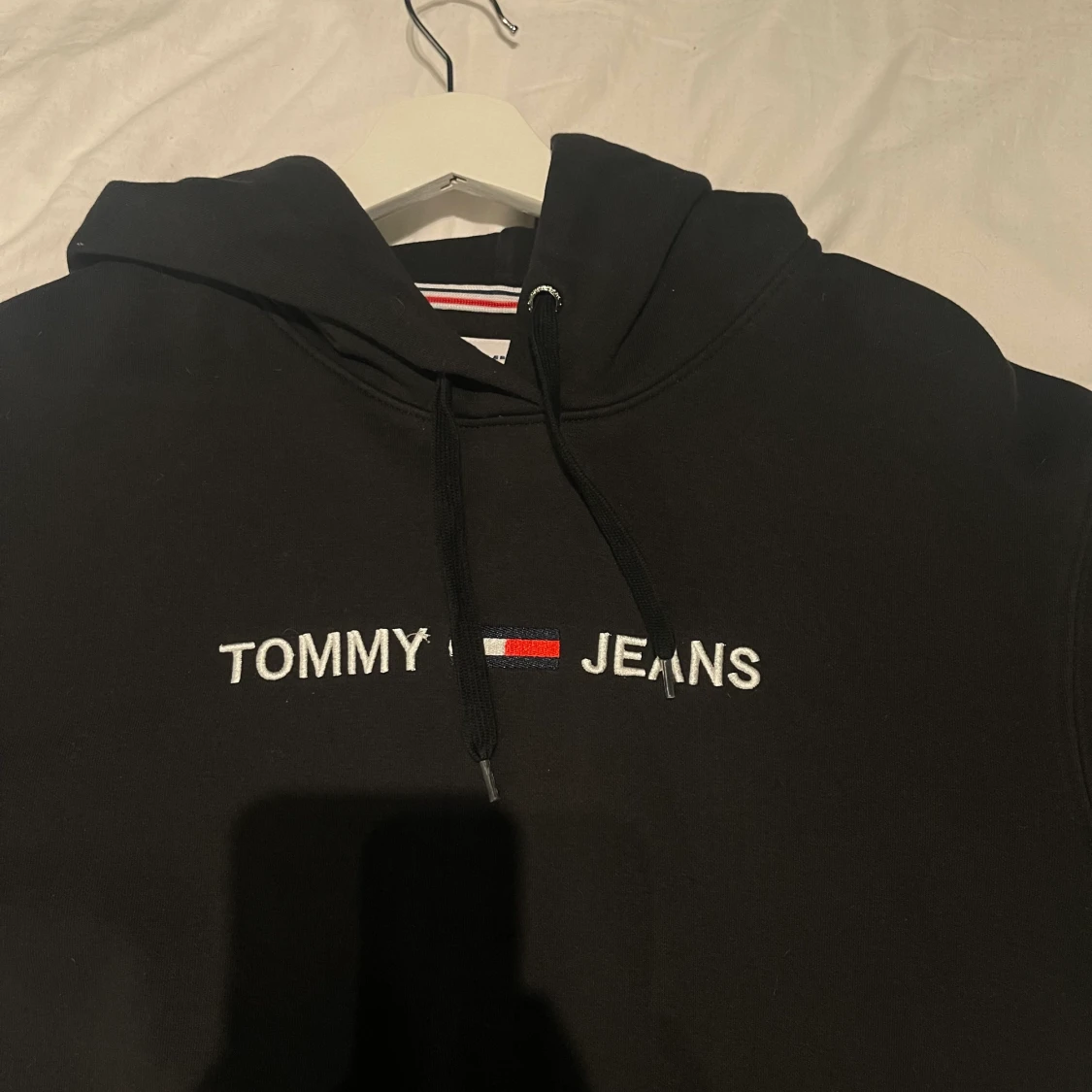 Tommy Hilfiger hoodie, mycket fint skick! - 90