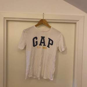 T-shirt från Gap Kids. Motsvarar storlek S.