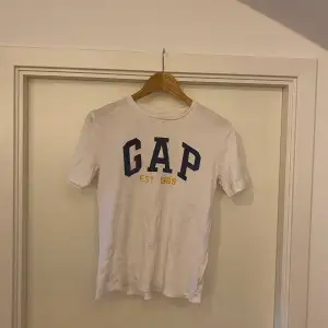 T-shirt från Gap Kids. Motsvarar storlek S.