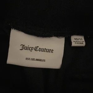 134 140  - Söker gråa i storlek 140 eller 134 för 200 kr obs söker 