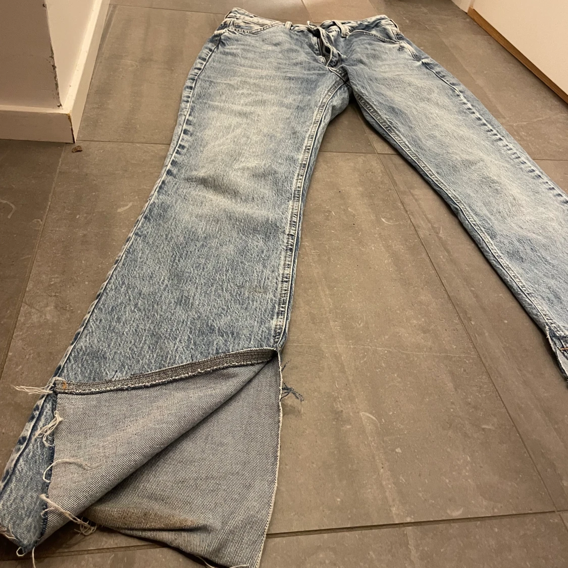 Zara jeans med slits - 90