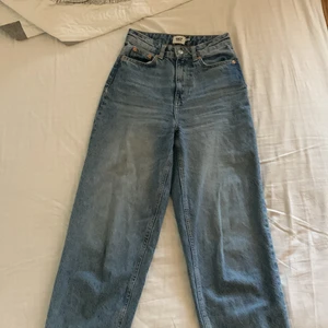 Baggy jeans - Jättesnygga mörkblå baggy jeans från lager 157. Storlek xxs men passar mig med xs och s. Köpta för 350kr säljer för 89kr.💞Knappt använda och ser ut som nya