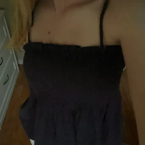 Snygg topp - Säljer denna populära topp då den inte kommer till användning längre 🥰