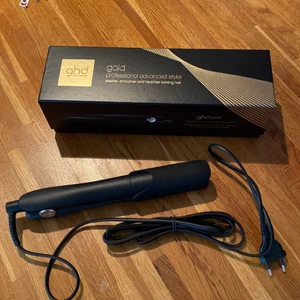 Ghd gold plattång  - Ghd gold plattång. Köpt i vintras. Använd en gång. Som helt ny! 