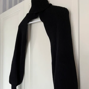 Bortskänkes Stickat zara - Bortskänkes om köparen står för frakt