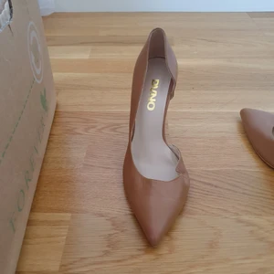 Fina skor - Oanvänd fina i taba färg