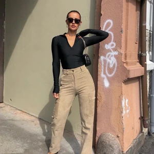 Nicki studios byxor - Jätte snygg Manchester byxor från nicki studios. Knappt andvända. Storlek xs men passar även s