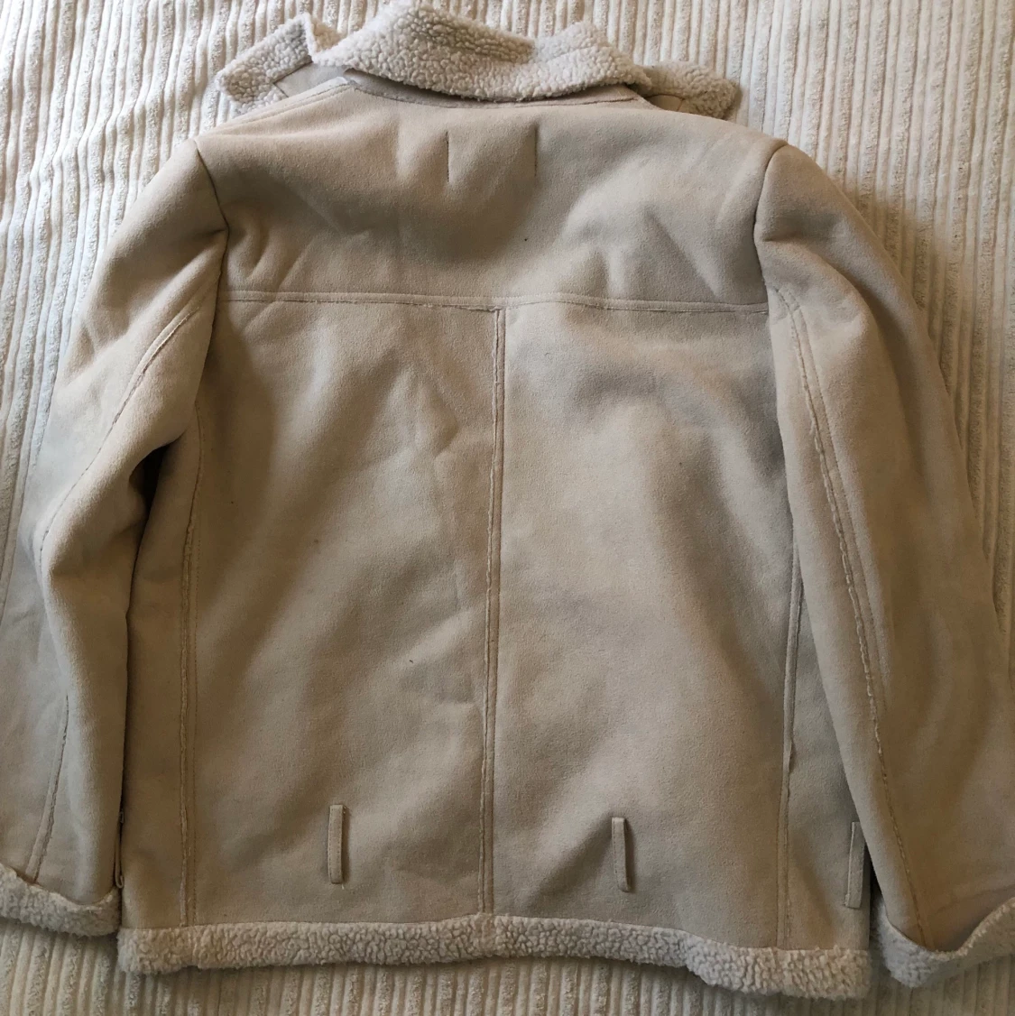 Vit Höstjacka med foder strlk L - 90