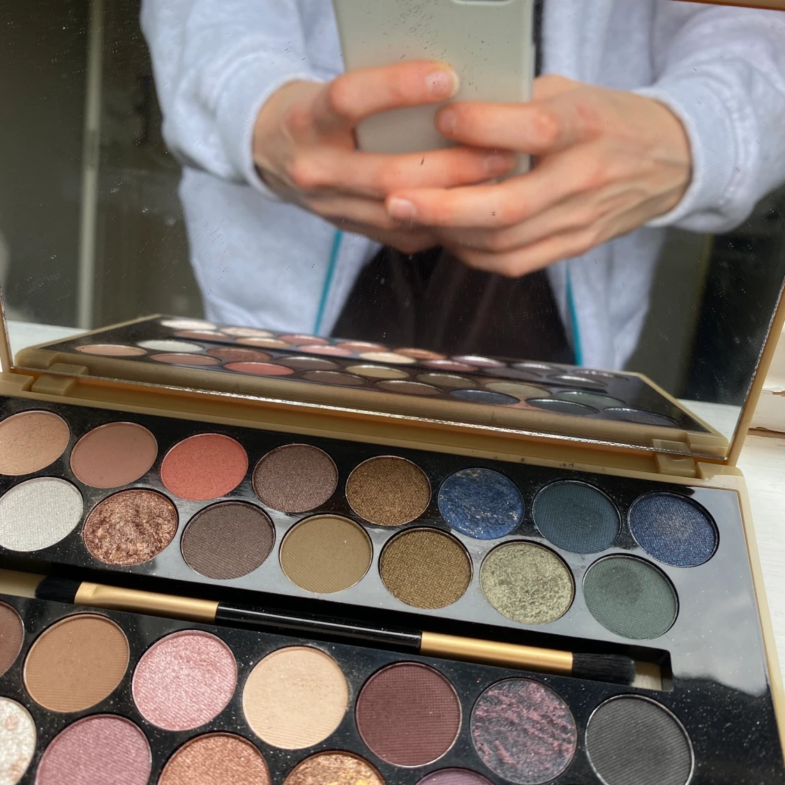 Ögonskuggspalett