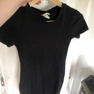 T-shirt klänning  - En basic T-shirt klänning i strl 34!