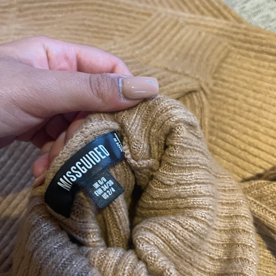 Brun stickad klänning  - 90