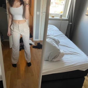 Nakd kostymbyxor  - Kostymbyxor ifrån nakd, nya och använda Max 2 gånger då jag har liknande. Sitter fint och perfekta till sommaren😍 köptes för 599kr