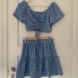 Set från shein - Ett set med topp & kjol från Shein 🌸  Stl S och passar även XS, aldrig använd 