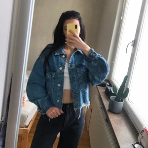 Jean jacka   - Jean jacka  Zara, storlek S. 