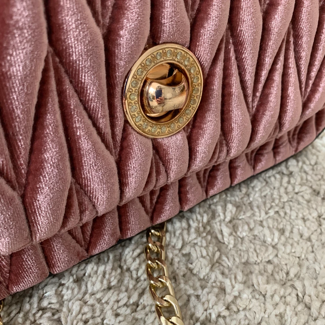 ✨💖Väska i rosa med gulddekorationer💖✨ - 90